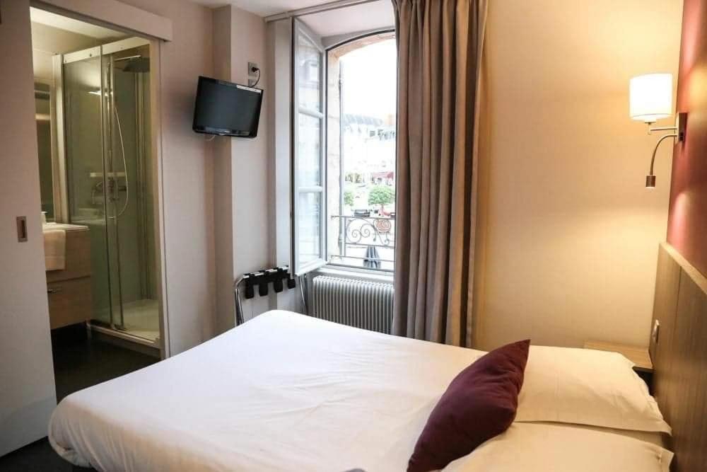 Hotel Du Commerce La Châtre Kültér fotó